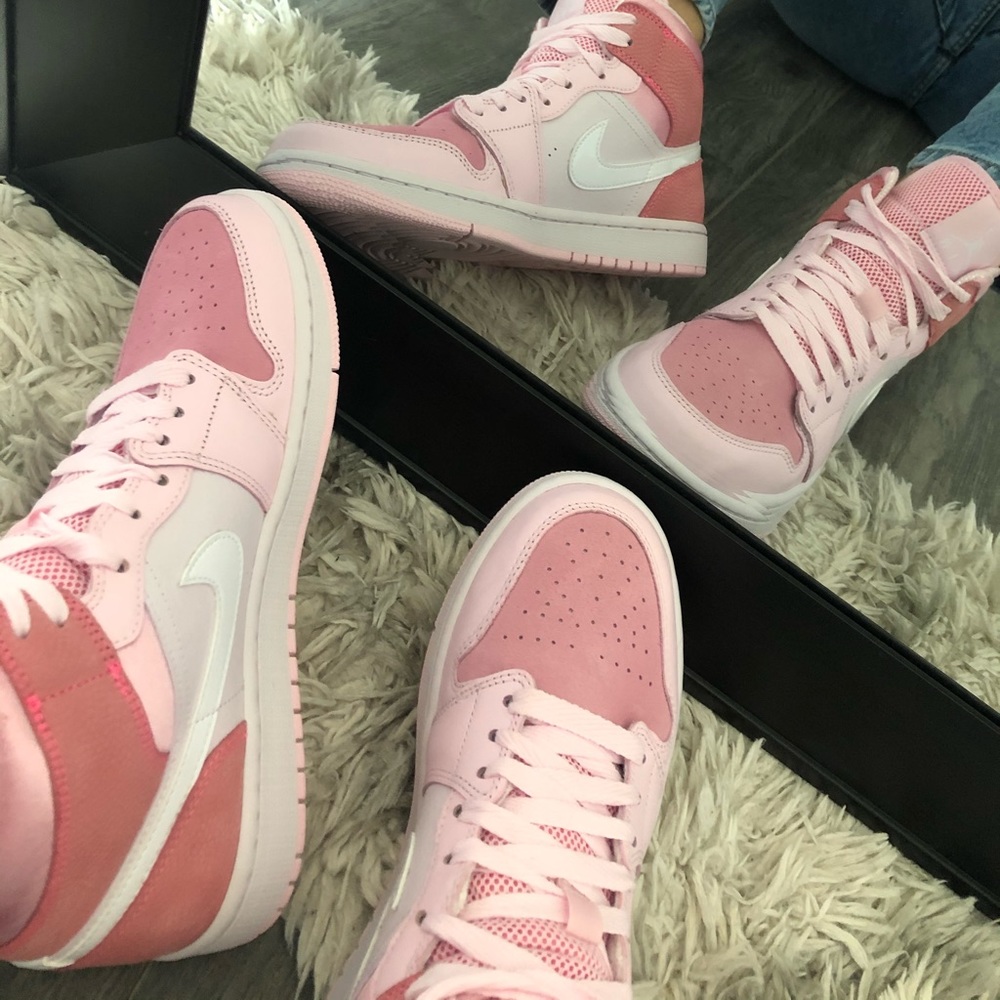 Jordan 1 - Picture 2 of 2
